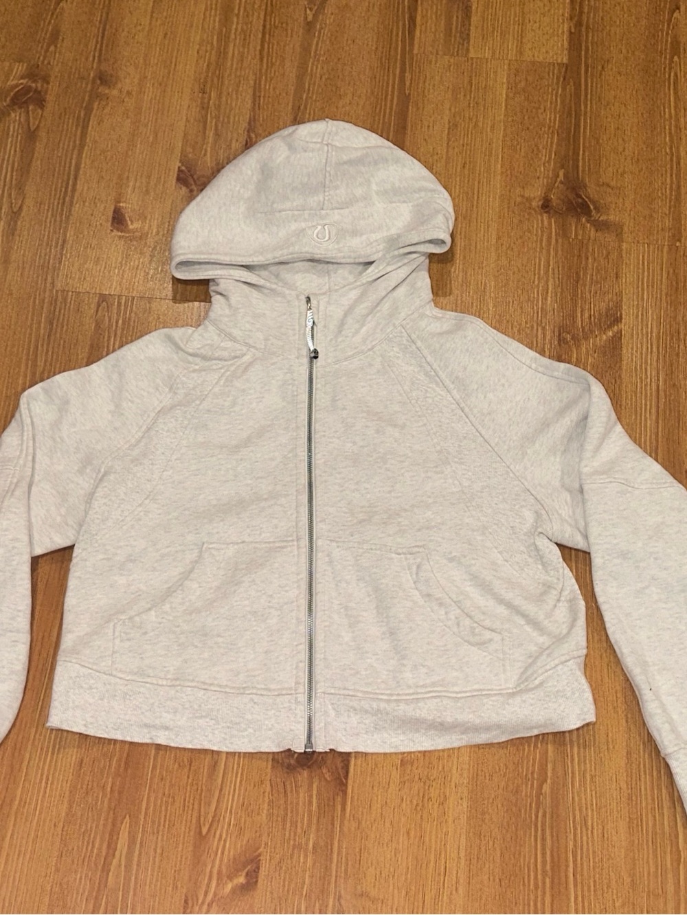 Lululemon Light Gray Cropped Zipper Hoodie Women’s M/L Thumbholes Smudge Noted